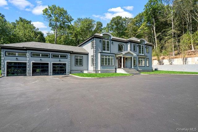 23 Woodbury Road, Woodbury, NY 11797