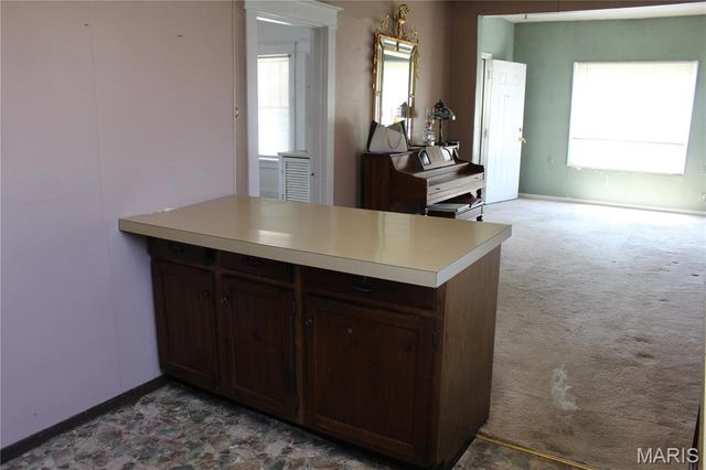 623 E Lorena Avenue, Wood River, IL 62095
