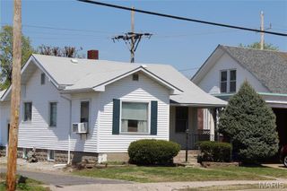 623 E Lorena Avenue, Wood River, IL 62095