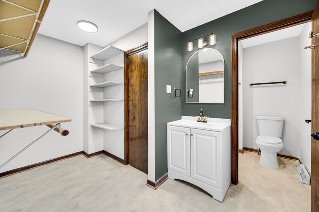 822 Luther Drive, Hobart, IN 46342