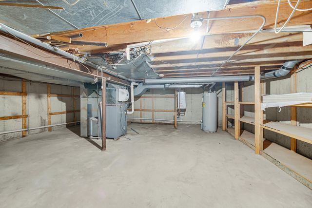 822 Luther Drive, Hobart, IN 46342