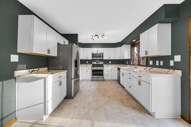 822 Luther Drive, Hobart, IN 46342