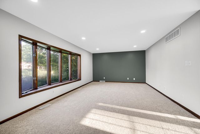 822 Luther Drive, Hobart, IN 46342