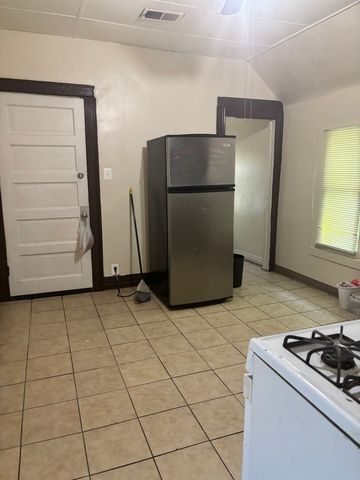 11317 S Edbrooke Avenue, Chicago, IL 60628