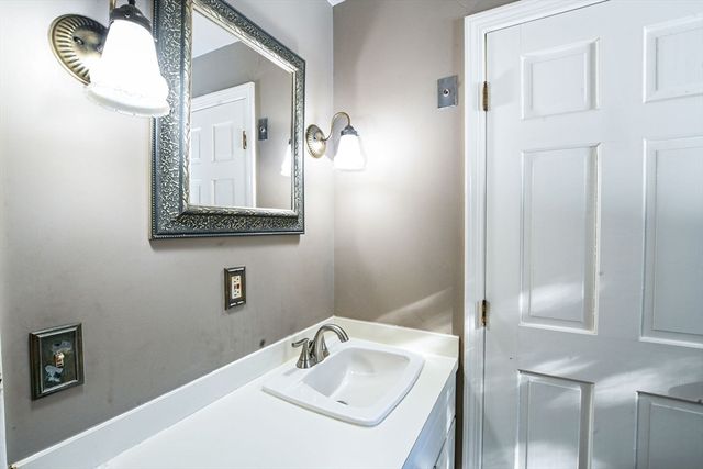 129 Colonial Way, Falmouth, MA 02540