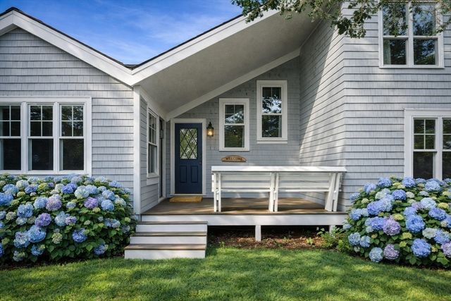 129 Colonial Way, Falmouth, MA 02540