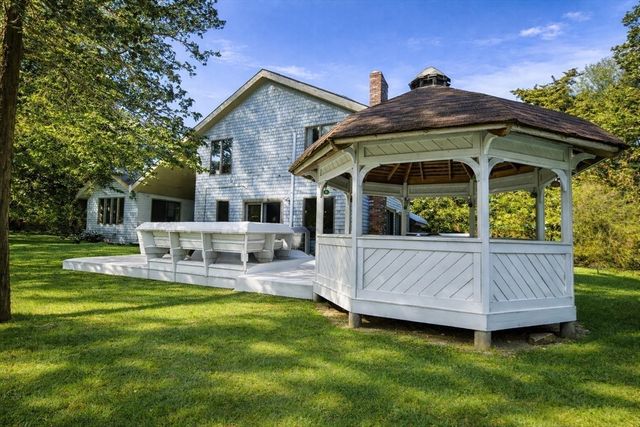 129 Colonial Way, Falmouth, MA 02540