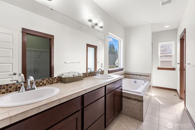 303 202nd Place SE, Bothell, WA 98012