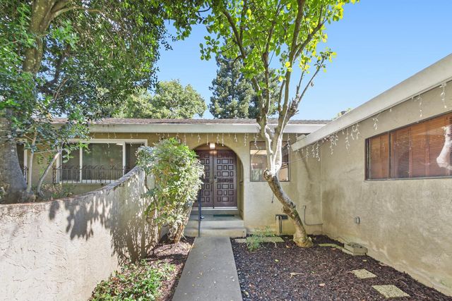 8321 Willowdale Way, Fair Oaks, CA 95628