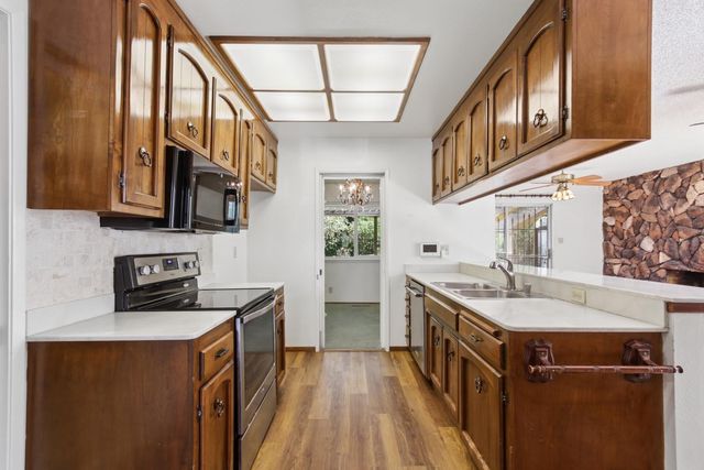 8321 Willowdale Way, Fair Oaks, CA 95628