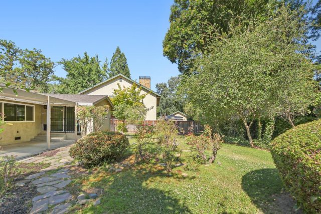 8321 Willowdale Way, Fair Oaks, CA 95628