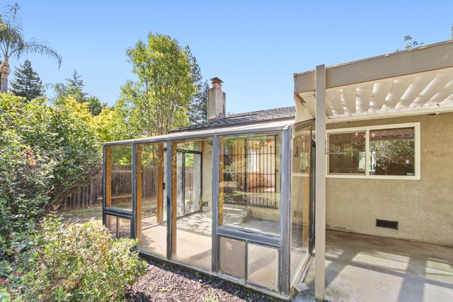8321 Willowdale Way, Fair Oaks, CA 95628