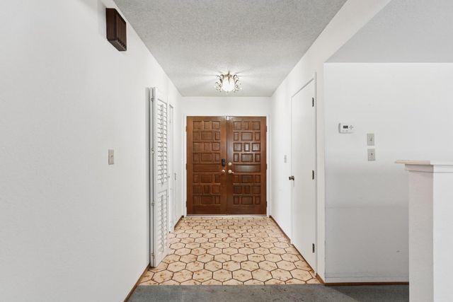 8321 Willowdale Way, Fair Oaks, CA 95628