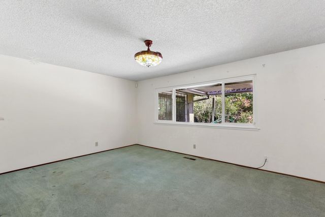 8321 Willowdale Way, Fair Oaks, CA 95628