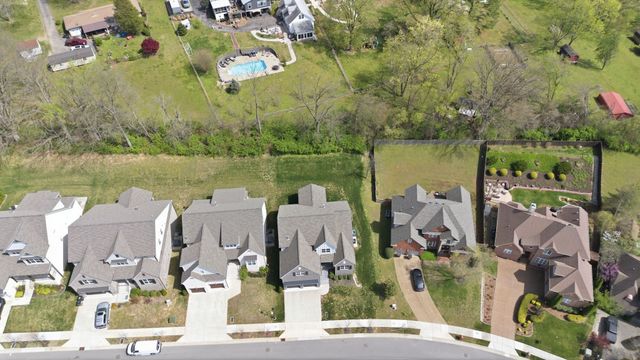 240 Valley Bend Dr, Nashville, TN 37214