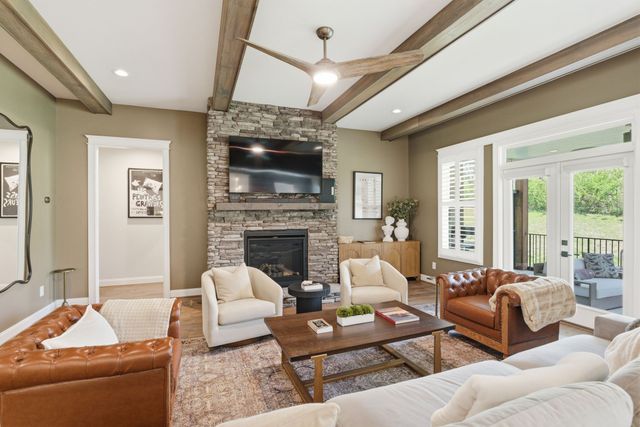 240 Valley Bend Dr, Nashville, TN 37214