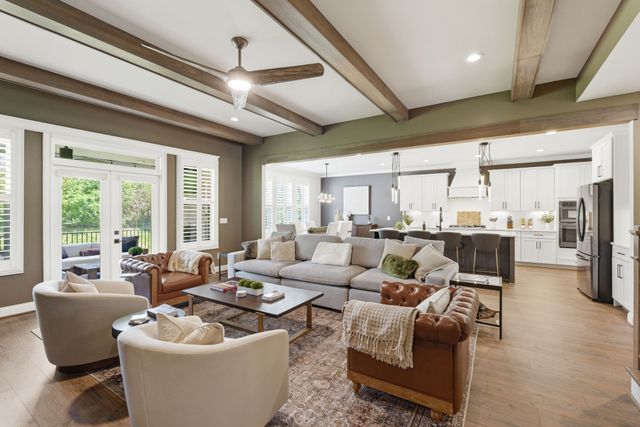 240 Valley Bend Dr, Nashville, TN 37214