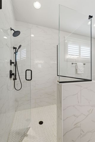 240 Valley Bend Dr, Nashville, TN 37214