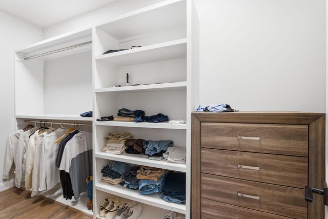 240 Valley Bend Dr, Nashville, TN 37214