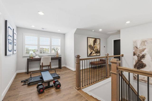 240 Valley Bend Dr, Nashville, TN 37214