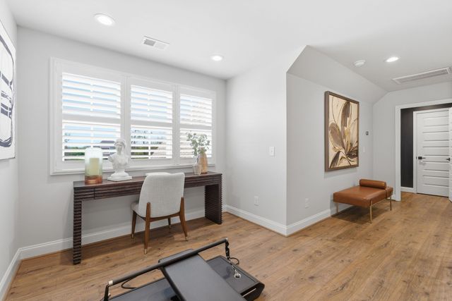 240 Valley Bend Dr, Nashville, TN 37214