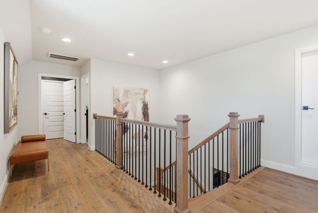 240 Valley Bend Dr, Nashville, TN 37214