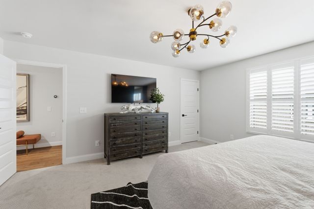 240 Valley Bend Dr, Nashville, TN 37214