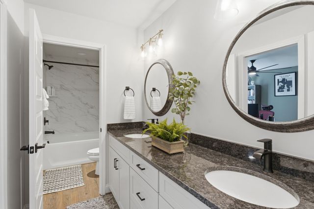 240 Valley Bend Dr, Nashville, TN 37214