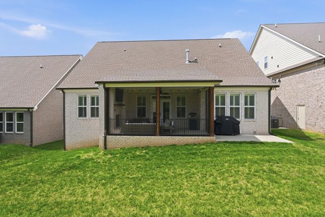 240 Valley Bend Dr, Nashville, TN 37214