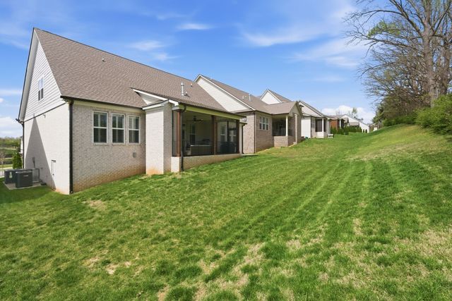 240 Valley Bend Dr, Nashville, TN 37214