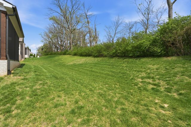 240 Valley Bend Dr, Nashville, TN 37214