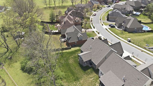 240 Valley Bend Dr, Nashville, TN 37214