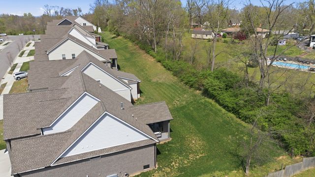 240 Valley Bend Dr, Nashville, TN 37214