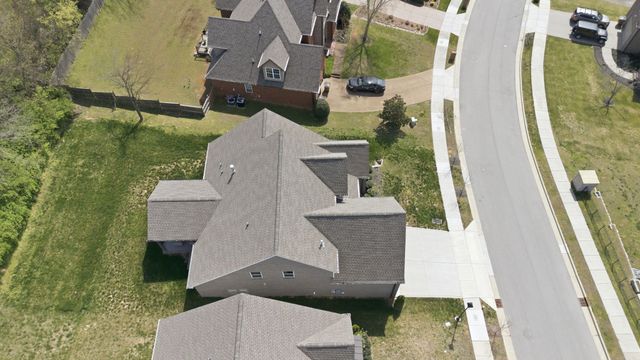 240 Valley Bend Dr, Nashville, TN 37214