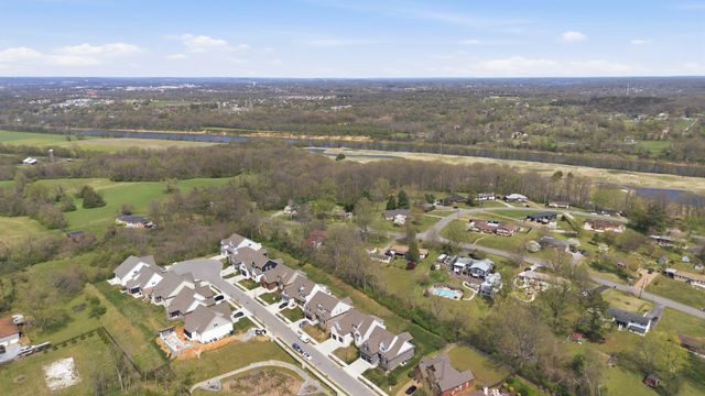 240 Valley Bend Dr, Nashville, TN 37214