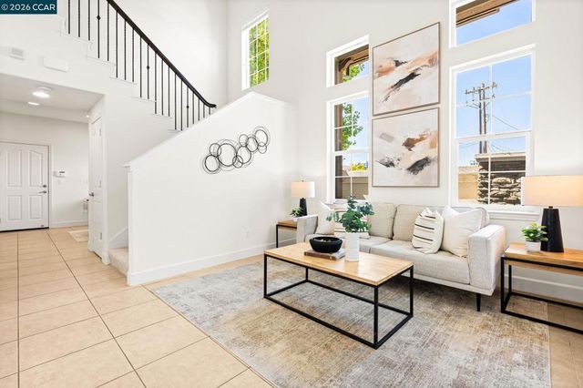 2896 Norton Dr, Concord, CA 94519