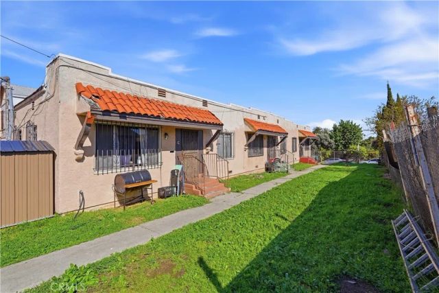 11143 Van Buren, Los Angeles, CA 90044