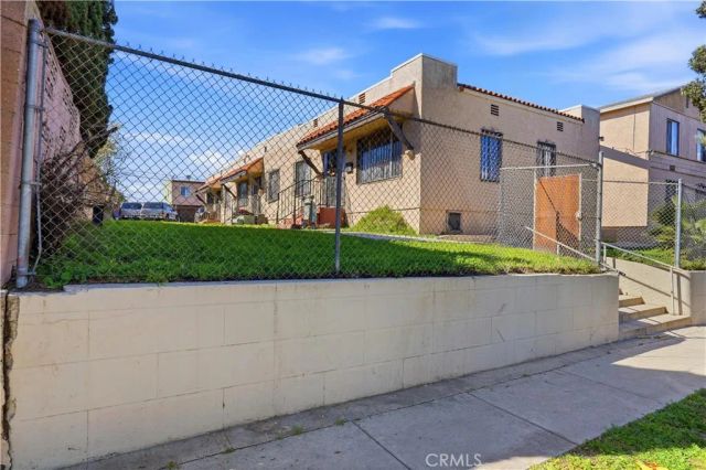 11143 Van Buren, Los Angeles, CA 90044