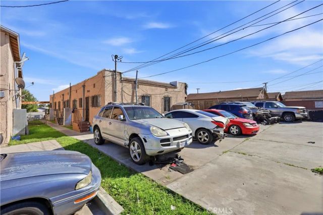 11143 Van Buren, Los Angeles, CA 90044