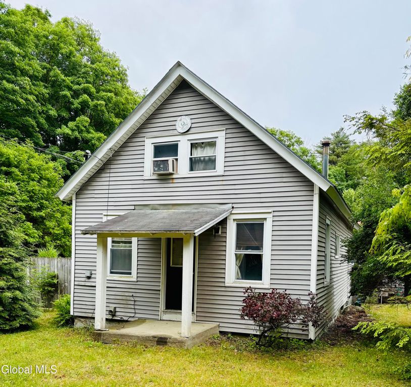 408 W Mountain Road, Queensbury, NY 12804