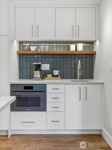 6101 85th Place SE, Mercer Island, WA 98040