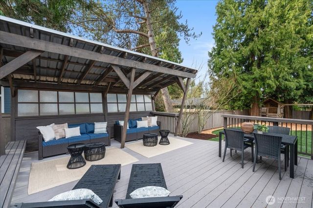 6101 85th Place SE, Mercer Island, WA 98040