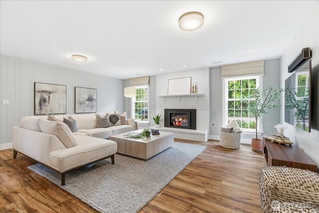 6101 85th Place SE, Mercer Island, WA 98040