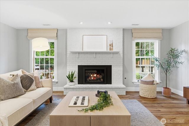 6101 85th Place SE, Mercer Island, WA 98040