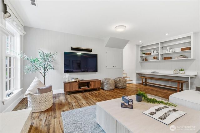 6101 85th Place SE, Mercer Island, WA 98040