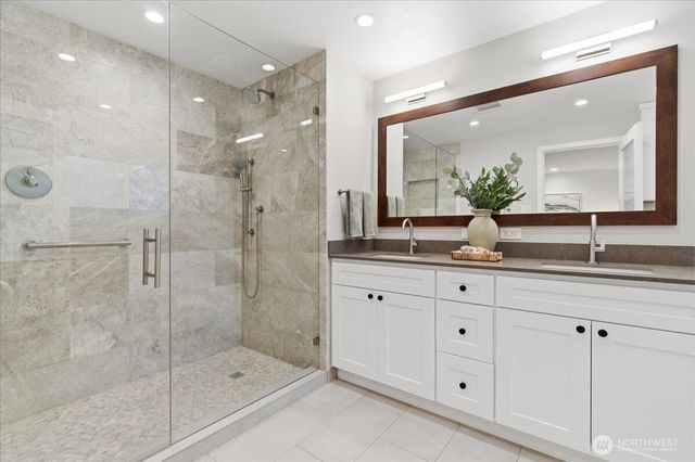 6101 85th Place SE, Mercer Island, WA 98040