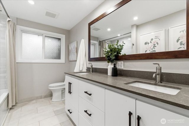 6101 85th Place SE, Mercer Island, WA 98040