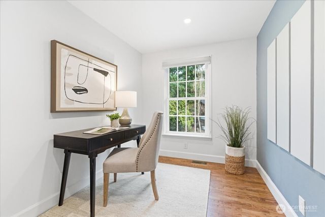 6101 85th Place SE, Mercer Island, WA 98040