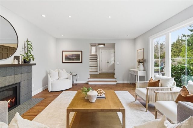 6101 85th Place SE, Mercer Island, WA 98040