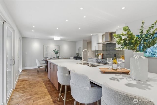 6101 85th Place SE, Mercer Island, WA 98040